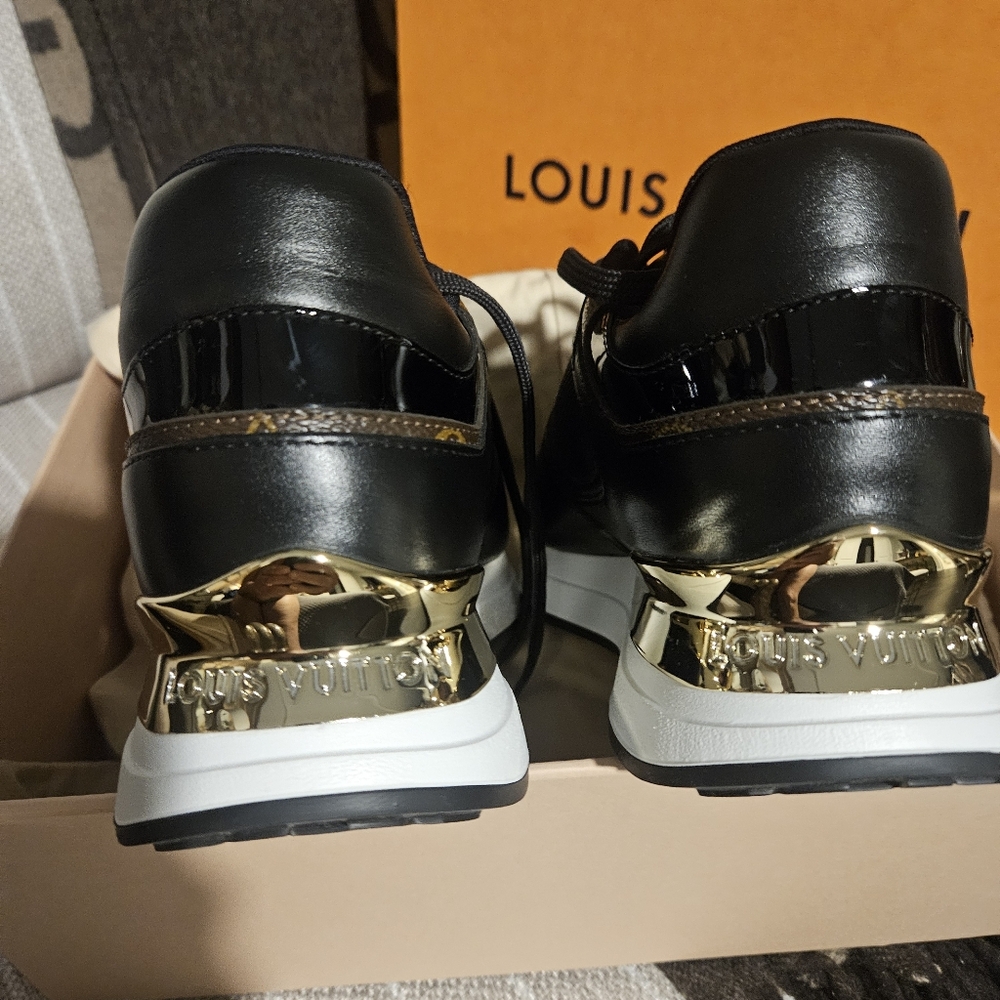 Louis Vuitton Neo Run Away Sneaker. Brand New w/Tags. Size 38 - Picture 12 of 16